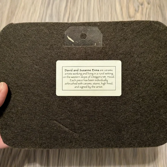 Signed Ceramic Hanging Tile Bears Hand Painted Mountains David Suzanne Enna Cubs - Picture 2 of 6